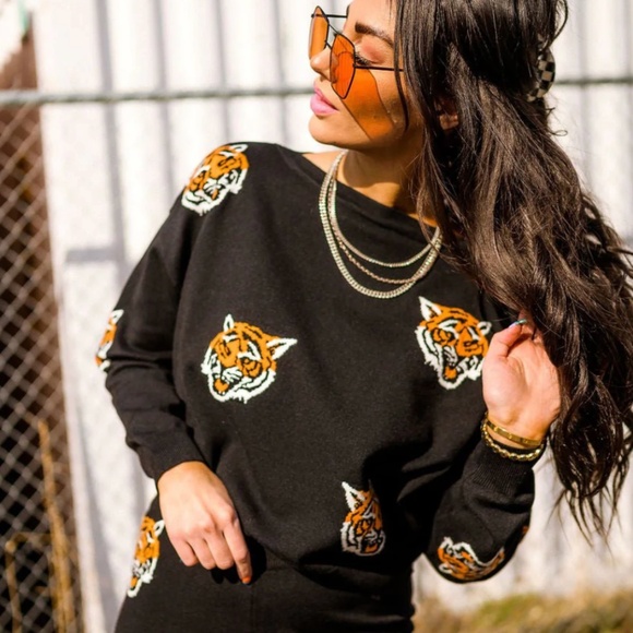 Lala Original: Fierce Female Knit Playsuit - Picture 1 of 11